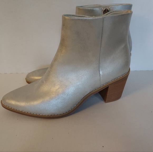 New Universal Thread Siver Malby Boot Booties Size 11 - Picture 2 of 5
